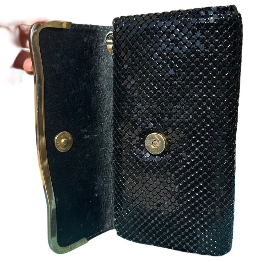 80’s LA REGAL LTD metal mesh clutch shoulder bag Elegant Black & gold trim